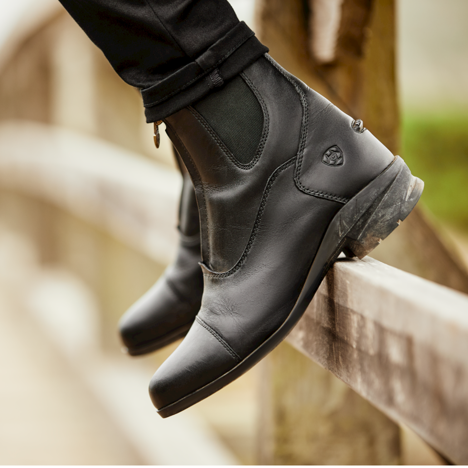 Ariat Stiefelette Heritage IV Zip H2O in Black